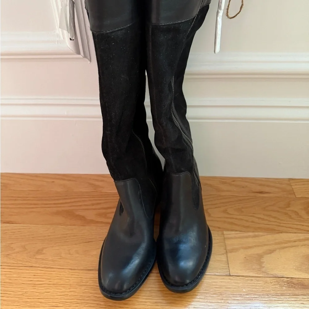 👢NWOT Born Thea Black Suede Boots Sleek Design